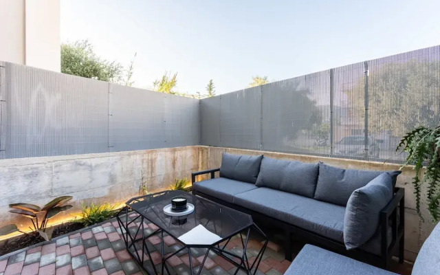 Ventiri Lofts - Luxury Duplex w Private Garden
