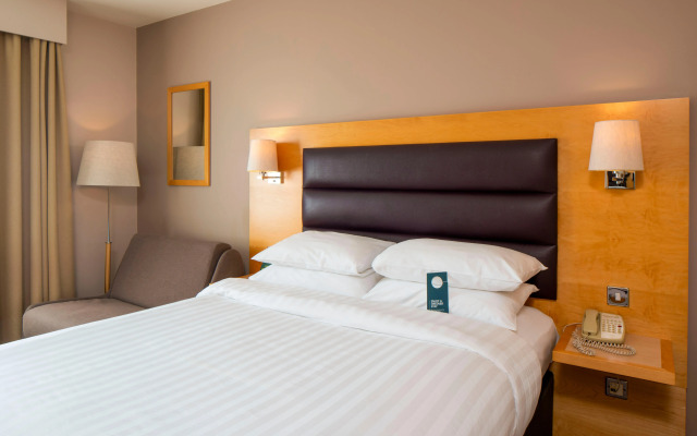 Holiday Inn London Brentford Lock by IHG