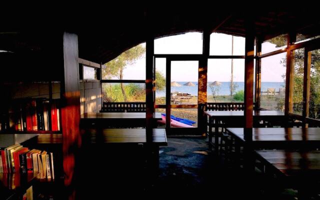 Hotel Oiki Beach Camp