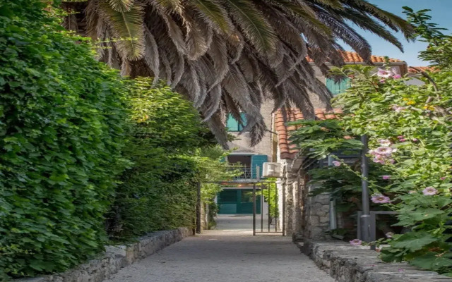 Garden Apartment Hotel Split