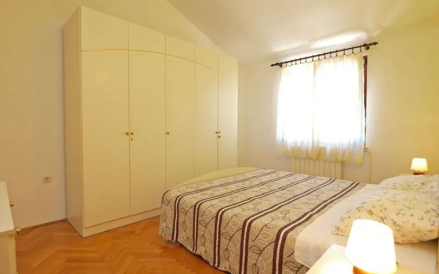Apartment 707