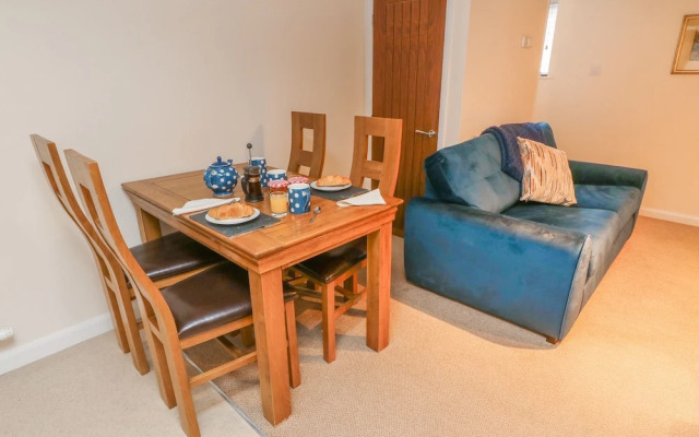 3 Eden Lodge