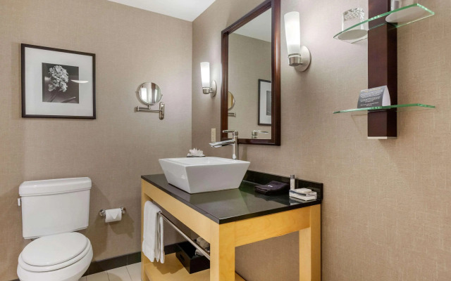 Cambria Hotel Denver International Airport