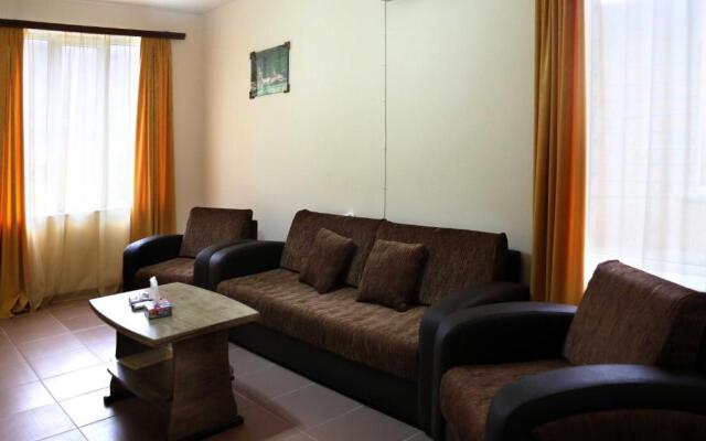 LucyTour Hotel Resort