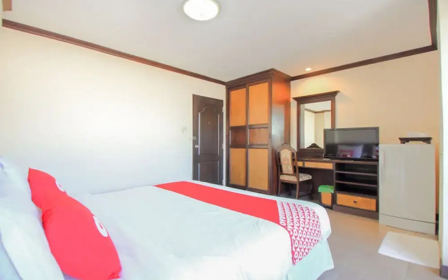 White Inn Hotel by OYO Rooms