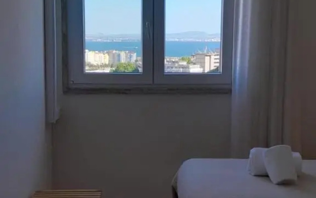 Vistas Sobre O Rio Tejo
