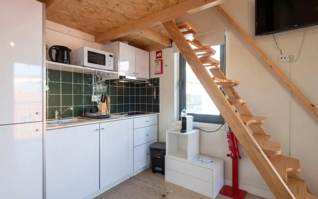 Mezzanine Stylish Apartment U