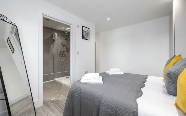 Beautiful 2Bedroom House in Central Town