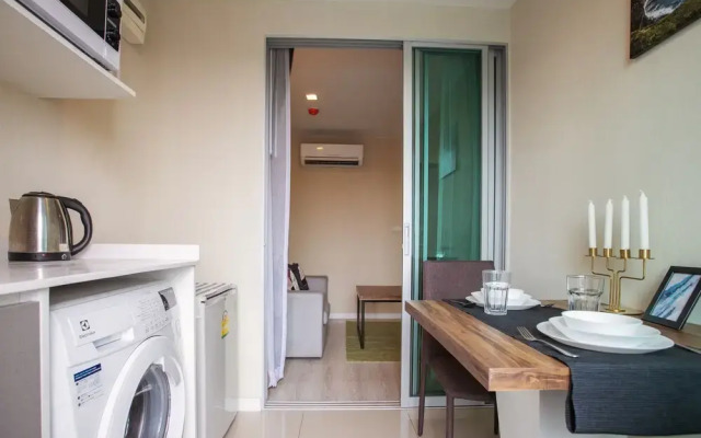 Near BK University Quiet Condo in Rama4 bkb135