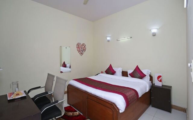 OYO 13592 Royal Stay Inn