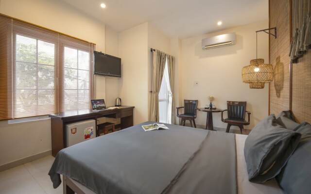 Rustic Hotel Danang