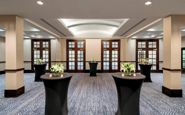 Sheraton Norfolk Waterside Hotel