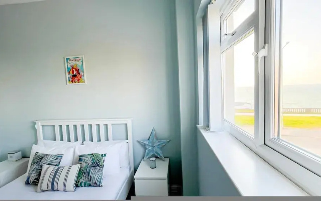 Seaview Apt Turner Contemporary Margate By Adliv