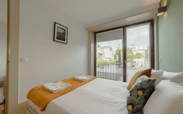 Legacy Oporto Premium Apartment C by Vacationy