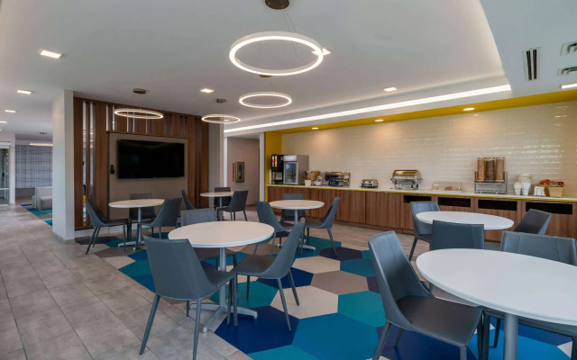 Microtel Inn & Suites by Wyndham Winchester