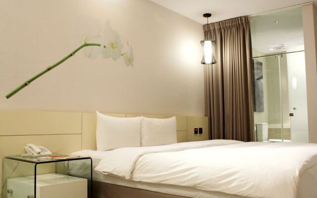 Day Plus Boutique Hotel