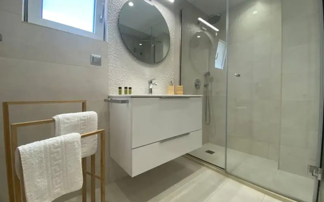 White Dome Apartment I