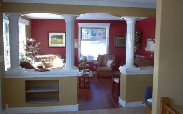 7 Acres Bed & Breakfast