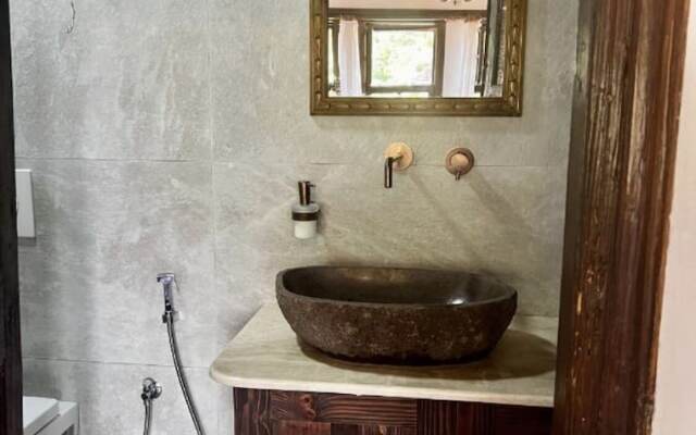 Hotel & Traditional Food Ansel