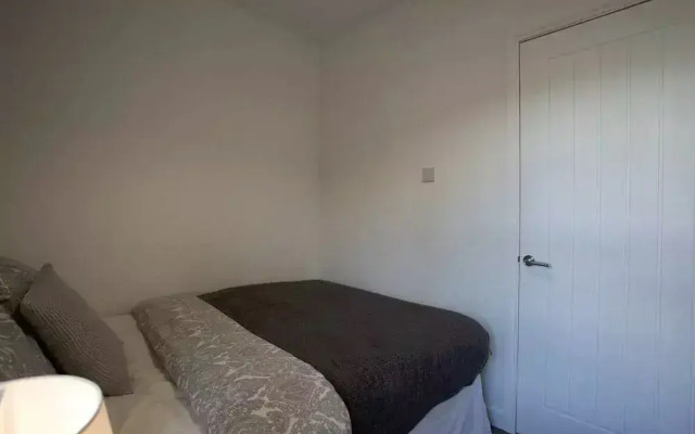 Hastings House Luton - Inhabit Short Stays