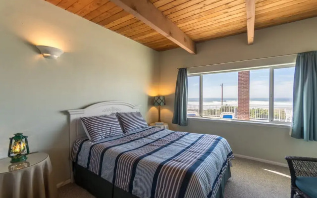 The Strand at Twin Rocks