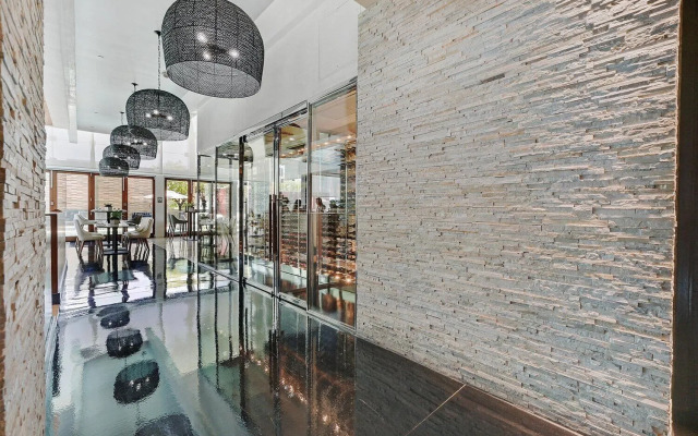 Palms Place Vacation Suites Collection