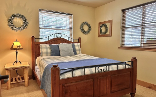 River Song Cabin 3 Bedroom Home