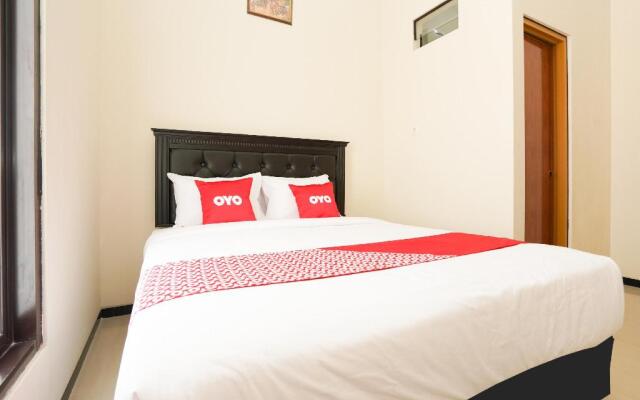 OYO Living 1743 Anie Residence