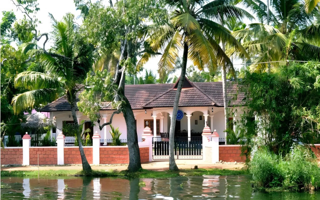 Sunny Days Homestay Alleppey