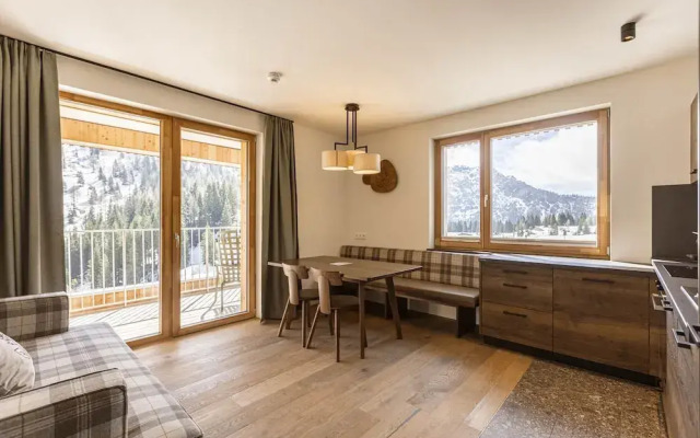 Superior Lodge With Balcony