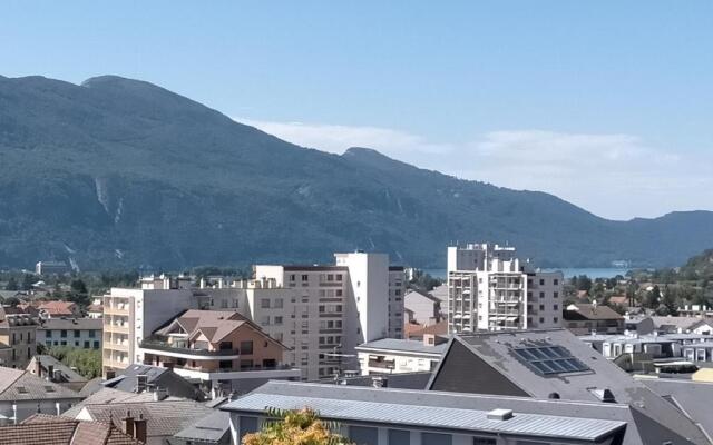 appartement T1 Château Durieux IV vue Lac