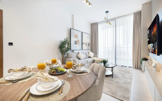 Binghatti Suites by Hostiva - City View
