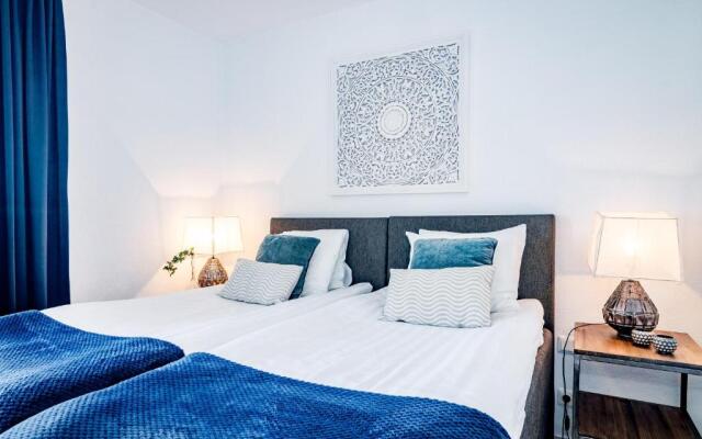 MA - Elegant Apartment with Sea views