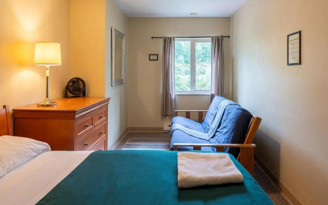 Squamish Adventure Inn & Hostel