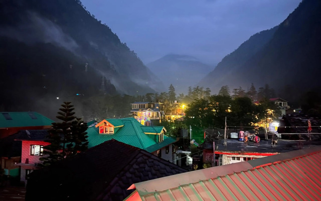 Blue star homestay kasol