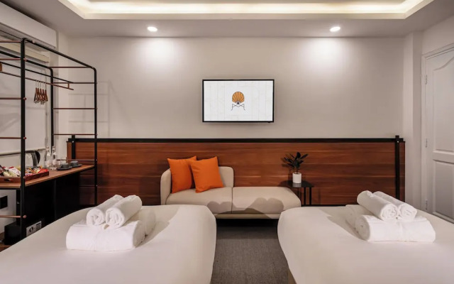 Metrolux City Contemporary Hotel
