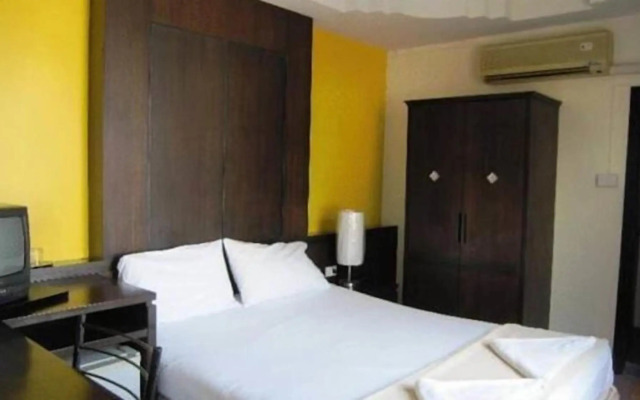 J Hotel
