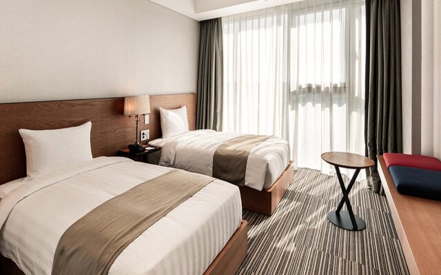 Golden Tulip Incheon Airport Hotel & Suites