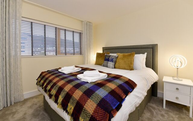 Just Stay Wales - Waterfront Townhouse