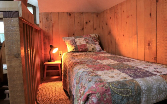 River Stone Inn & Gallery