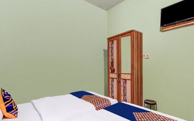 SPOT ON 91875 Nayla Homestay Syariah Near Koro Koro Panam, Karaoke, Pool, & Cafe