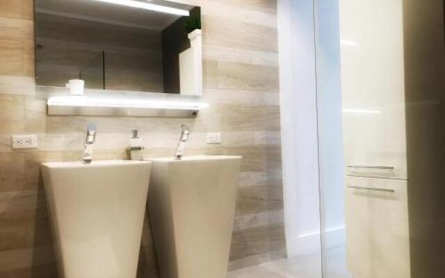 Large Luxury apartment on Palm Beach