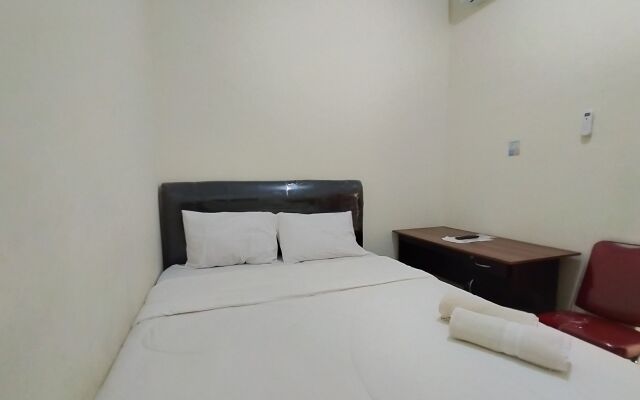 RedDoorz Syariah @ Danesti Homestay Near Bandara Sultan Hasanuddin