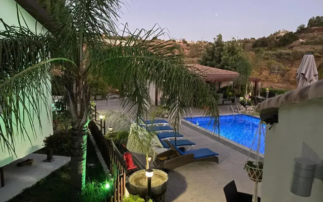 Sofros Valley Hills Chalet