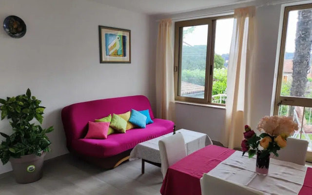 Apartment and Room Bitinada