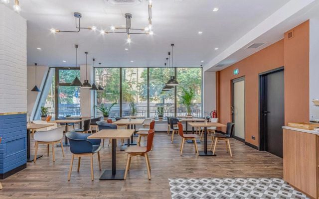 Duet Hotel