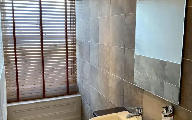 The Dutch Mill Hotel