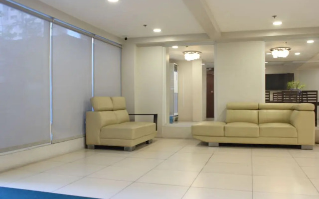Gilmore Tower Suites By SMS Hospitality