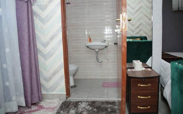 Little Nile Studio Homestays Nakuru