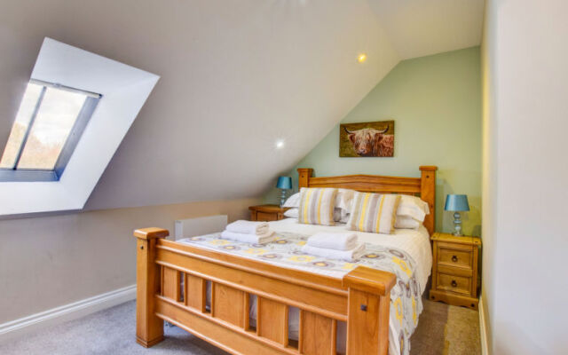 Holiday Home Sgubor yr Onwydden